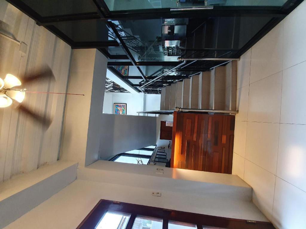 Хостел Lufian Dormitel Dumaguete City Экстерьер фото